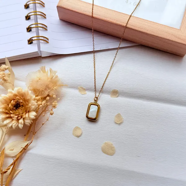 Gold_Square_Anti_Tarnish_Locket